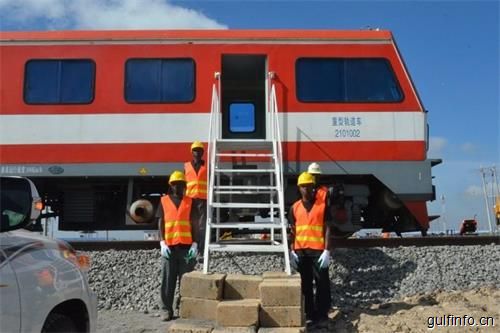 中国中车向肯尼亚输送第一批60辆铁路货车，彰显中国“匠工<font color=#ff0000>精神</font>”！