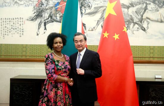 王毅会见<font color=#ff0000>南非</font>国际关系与合作部长马沙巴内