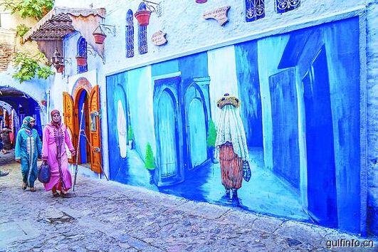 在<font color=#ff0000>北非</font>摩洛哥古镇 走进蓝色的童话世界