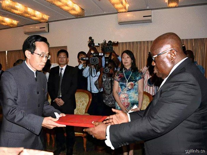 中国新任驻加纳大使向加纳总统递交国书