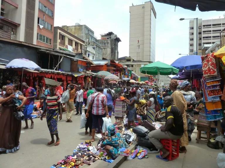 <font color=#ff0000>尼日利亚</font>拉各斯的市场都卖些什么？一文告诉你！